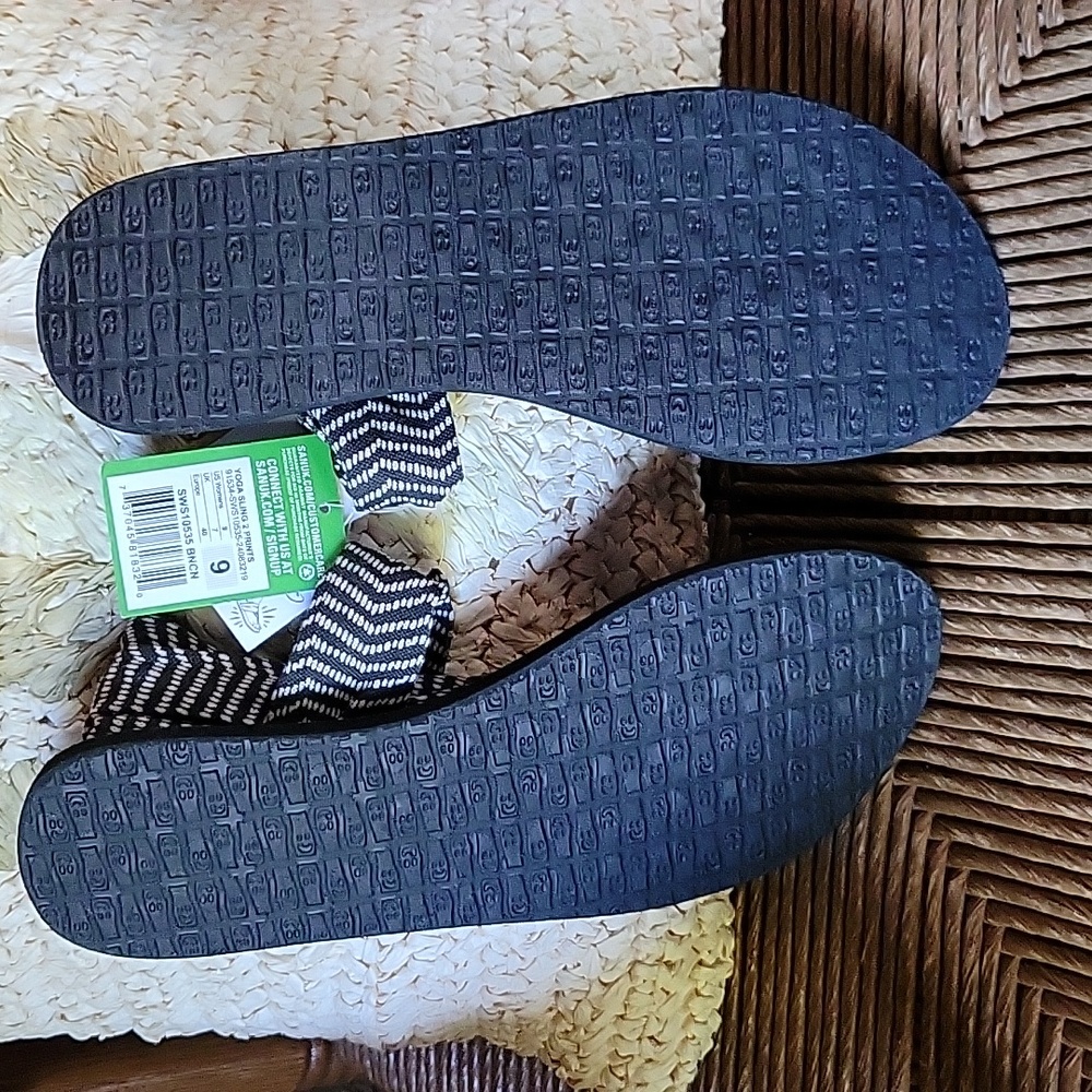Sanuk Yoga Sling 2, black/off white sandals, size 9 - Picture 8 of 10